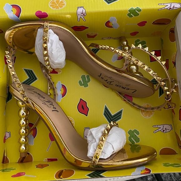 Heels - Picture 4 of 6